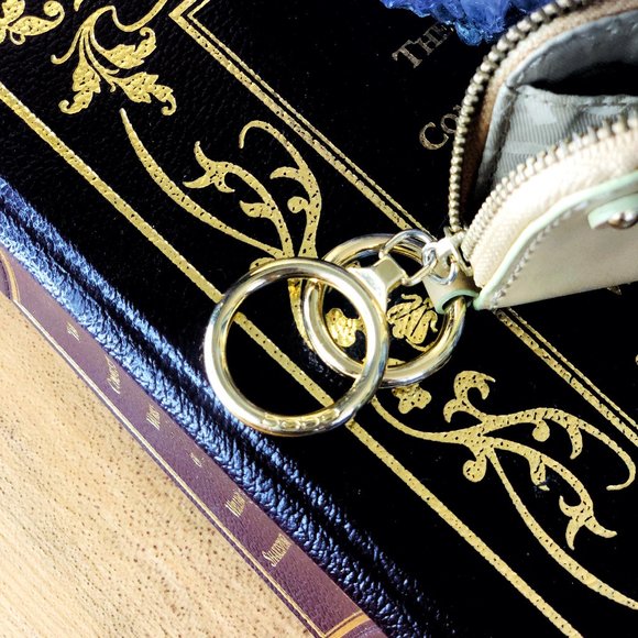 BEBE Beige Coin Purse GUC - Picture 9 of 9